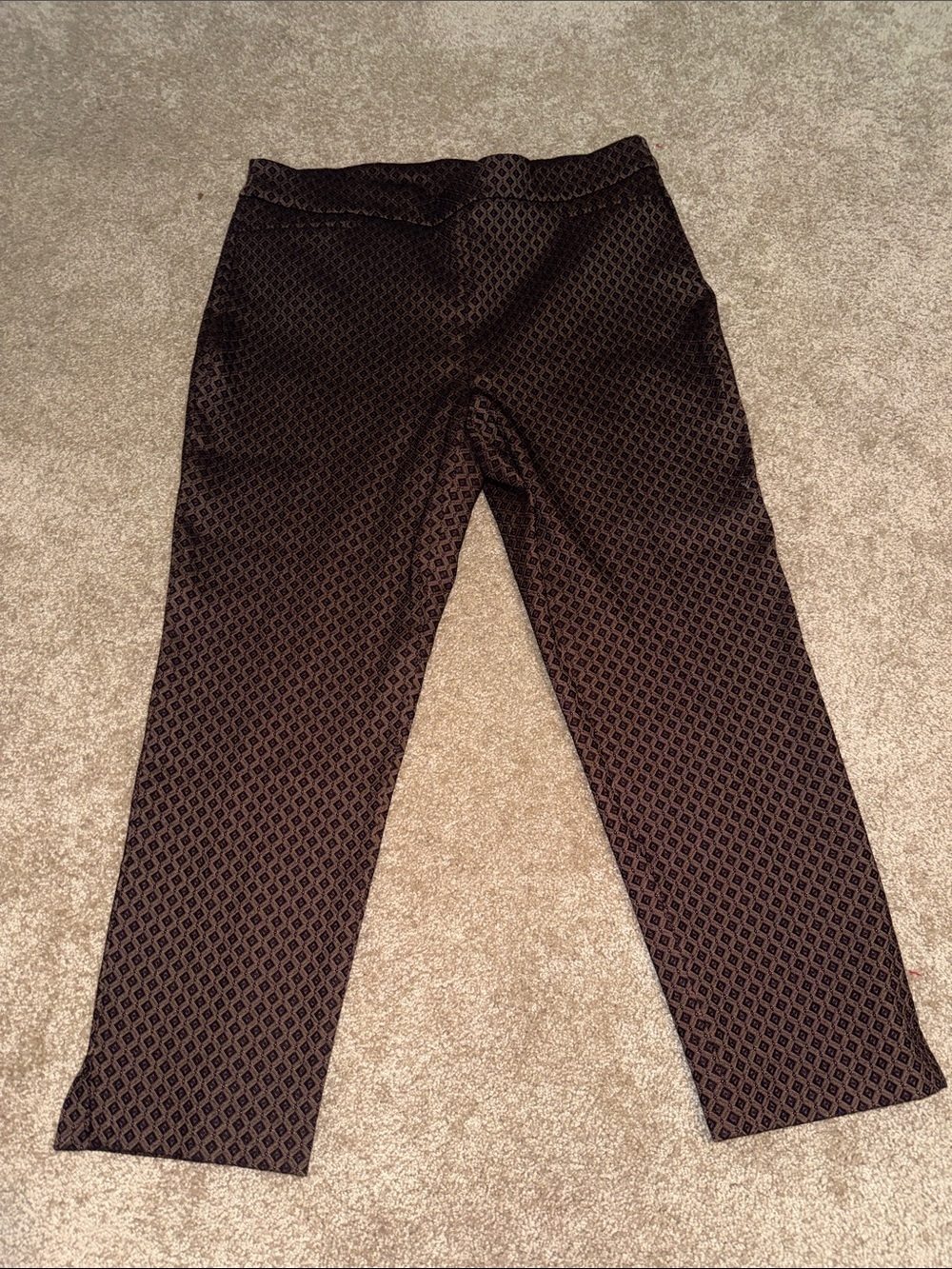 CHICO’S 3 Diamond Jacquard Ankle Pant. A